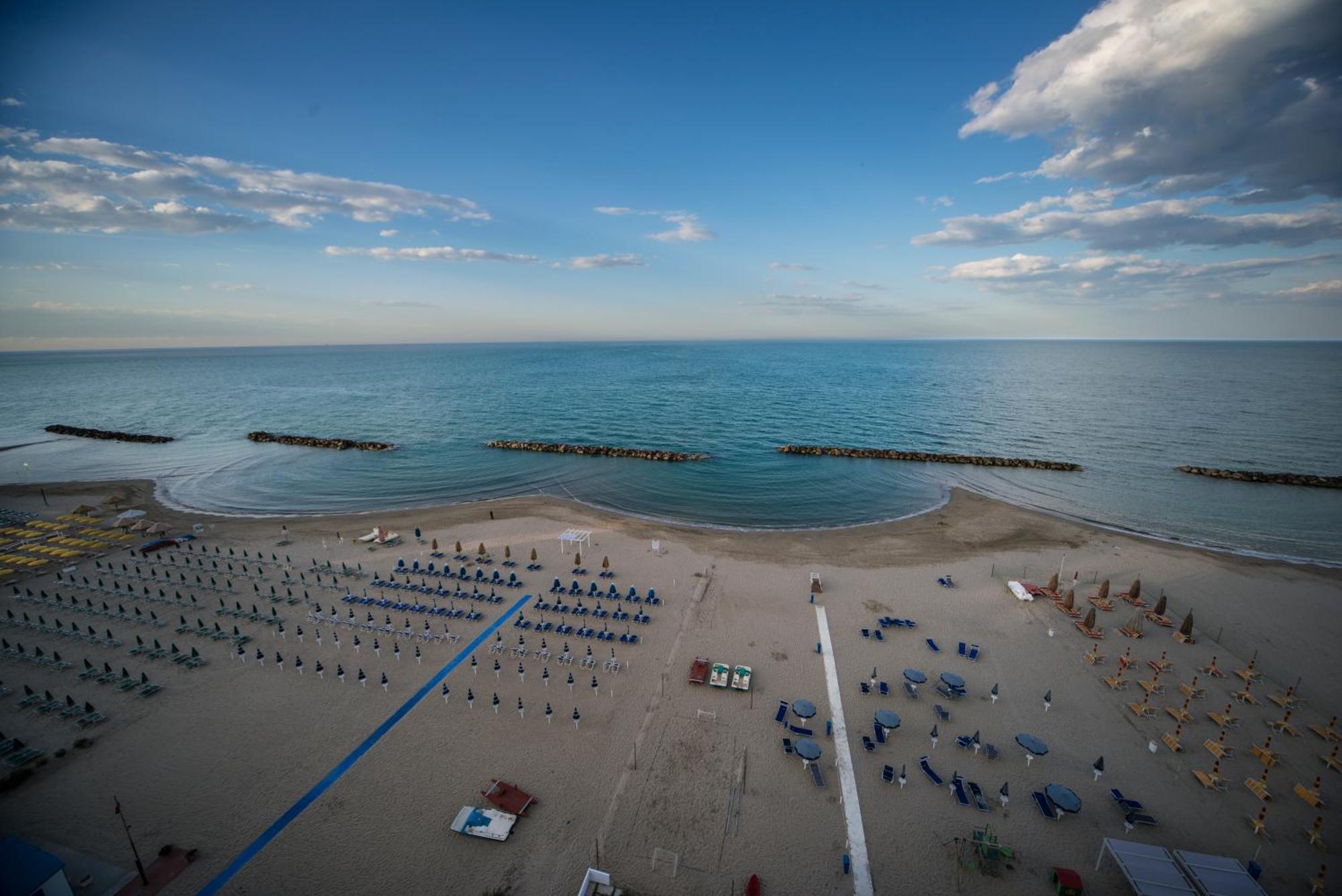 Hotel Antagos Montesilvano Marina Dış mekan fotoğraf